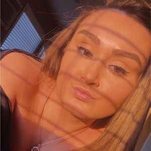 Meet your Posher, Marissa